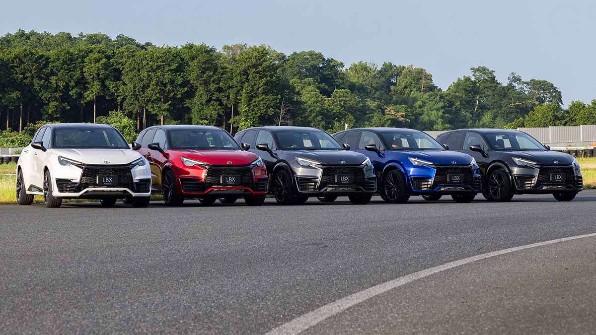 EXCLUSIVE EXTERIOR COLOUR LINEUP